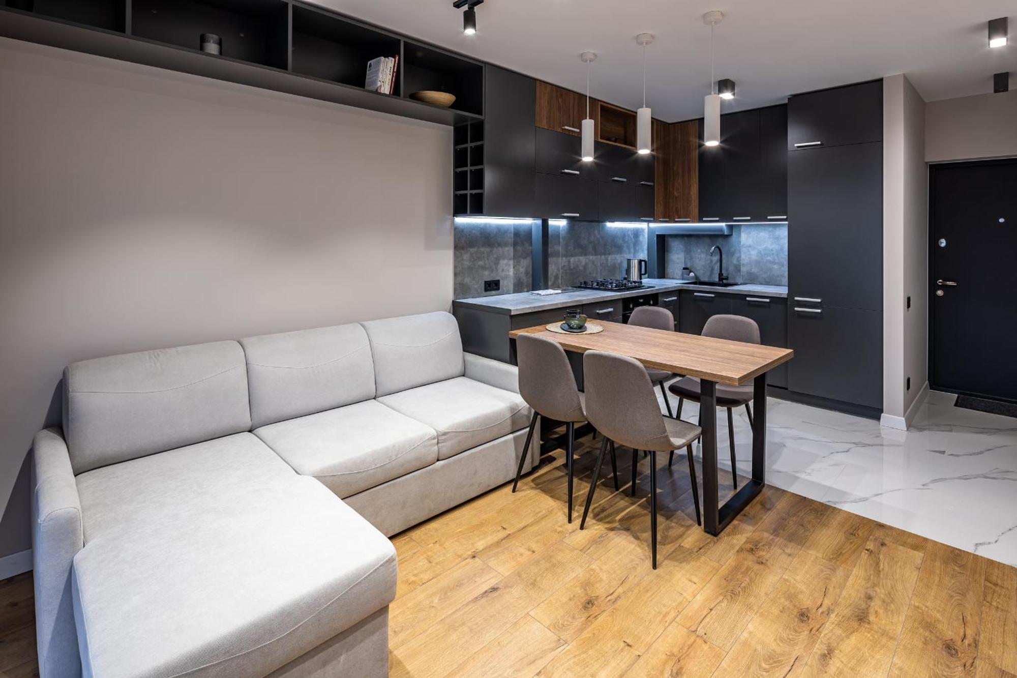 Avalon Premium Two Bedrooms Apartment リヴィウ エクステリア 写真