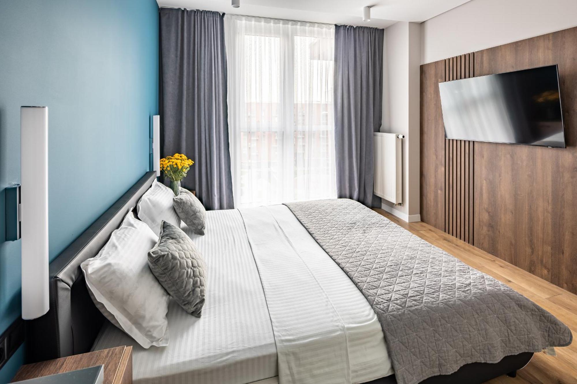 Avalon Premium Two Bedrooms Apartment リヴィウ エクステリア 写真
