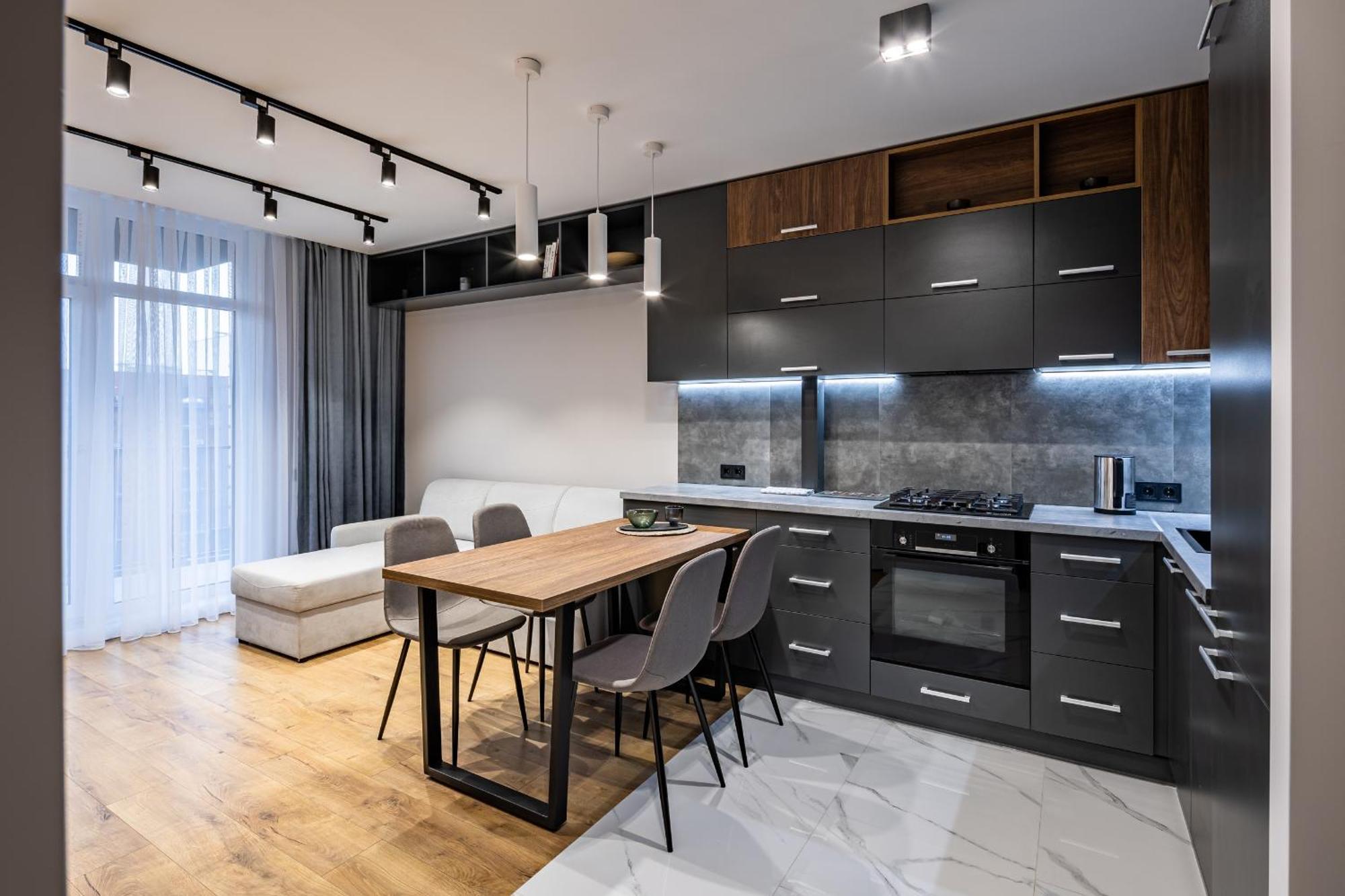 Avalon Premium Two Bedrooms Apartment リヴィウ エクステリア 写真