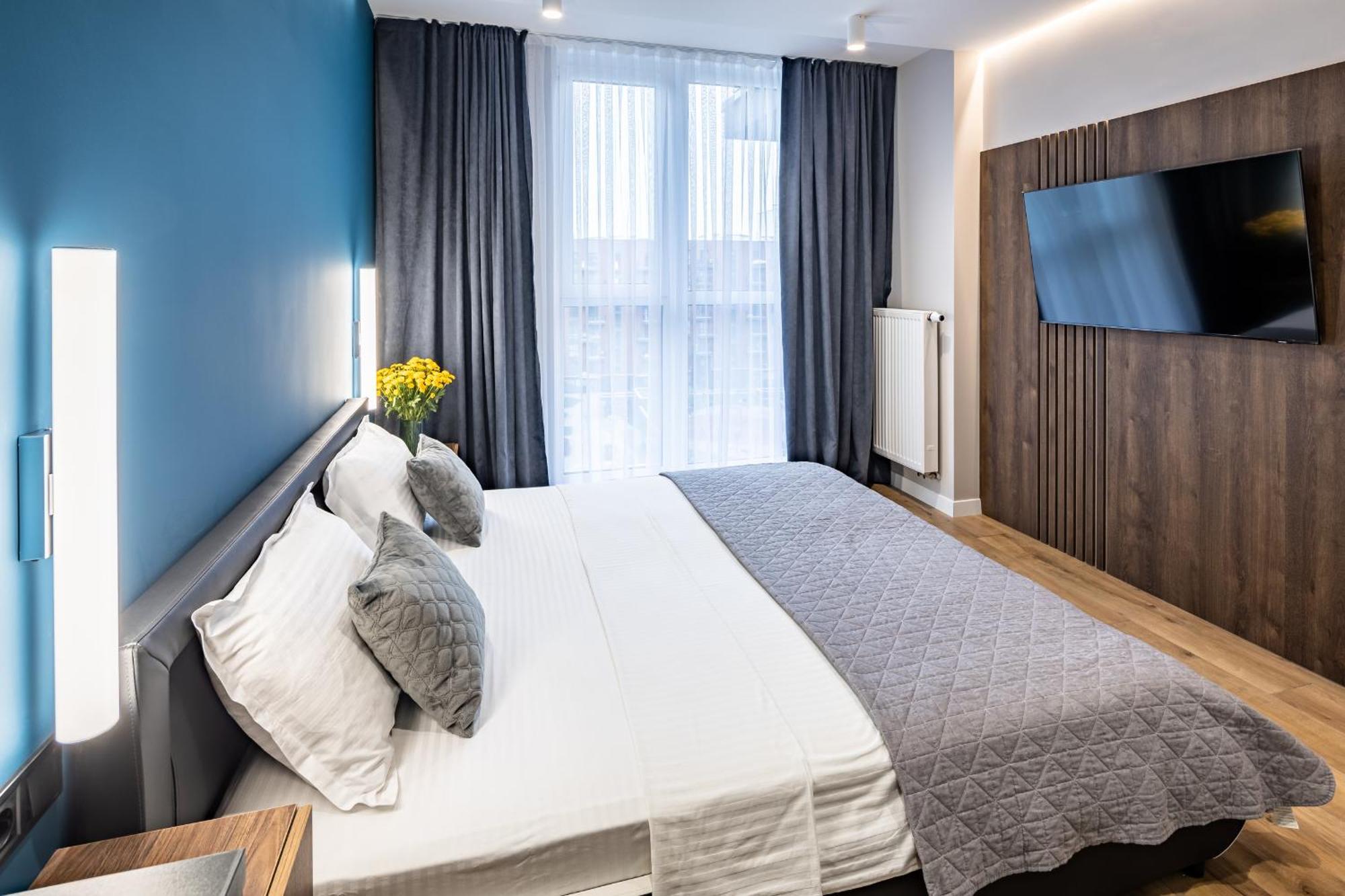 Avalon Premium Two Bedrooms Apartment リヴィウ エクステリア 写真