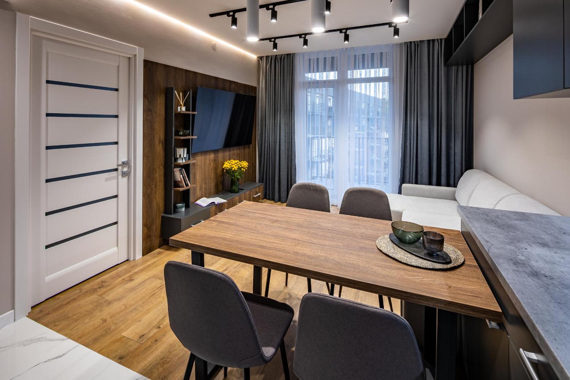 Avalon Premium Two Bedrooms Apartment リヴィウ エクステリア 写真