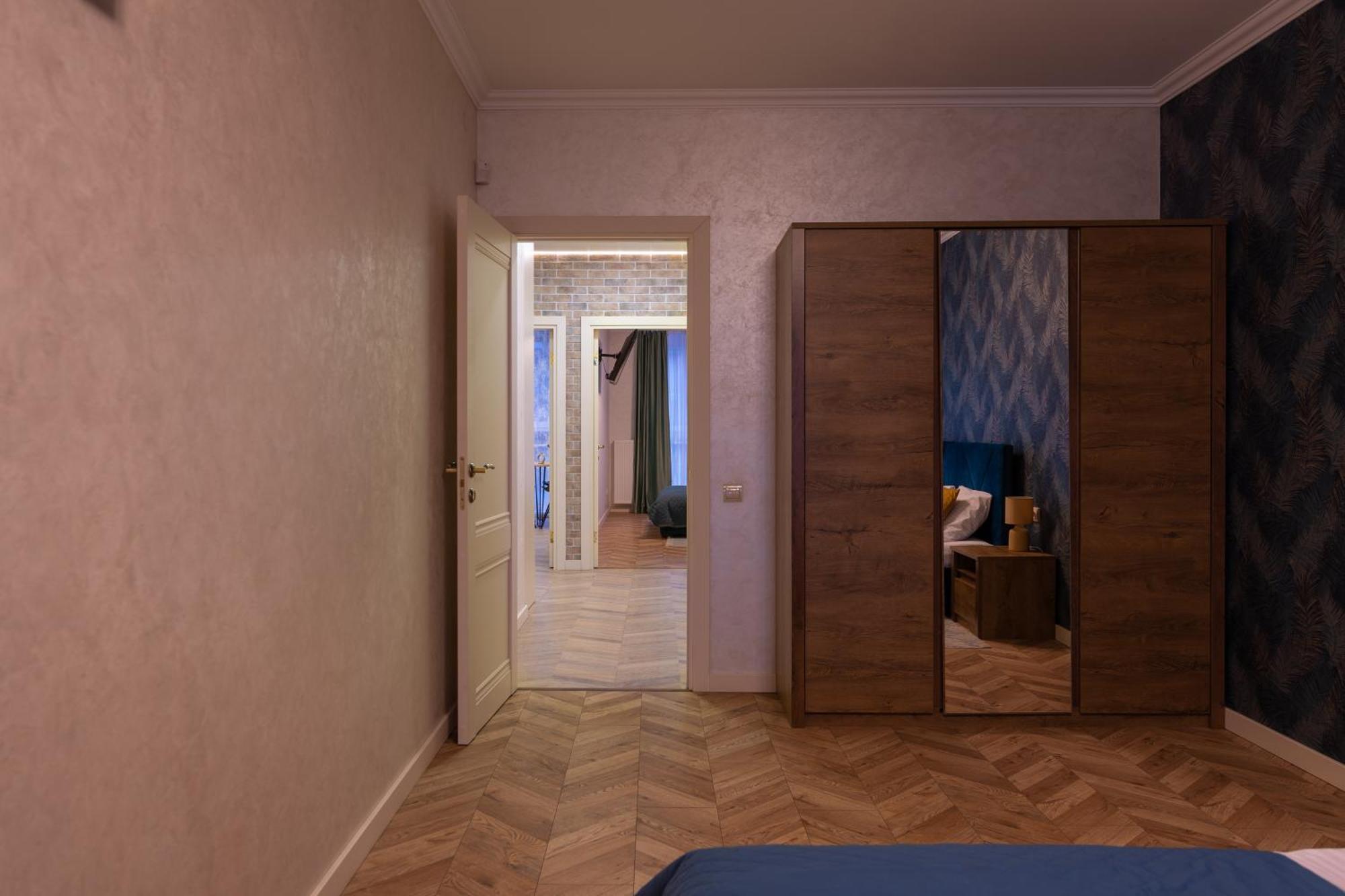 Avalon Premium Two Bedrooms Apartment リヴィウ エクステリア 写真