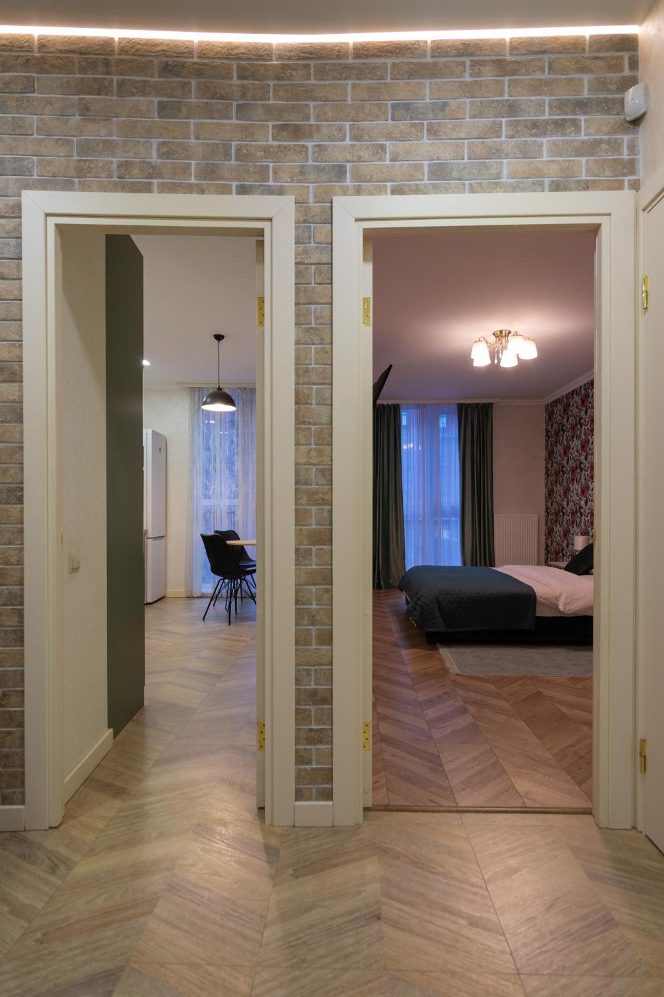 Avalon Premium Two Bedrooms Apartment リヴィウ エクステリア 写真
